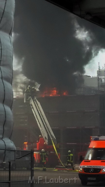 Feuer 2 Koeln Weidenpesch Scheibenstr Feuerwache 5 P03.jpg